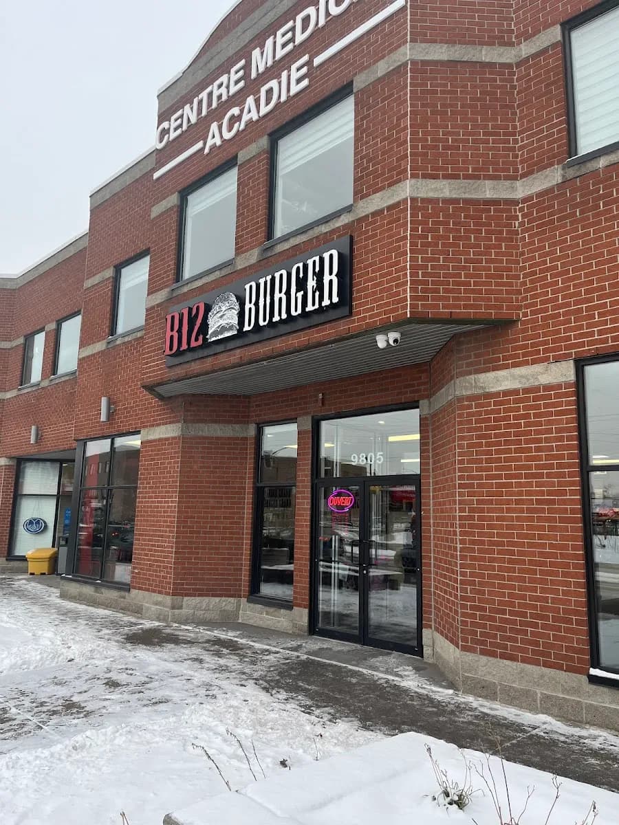 B12 Burger Acadie